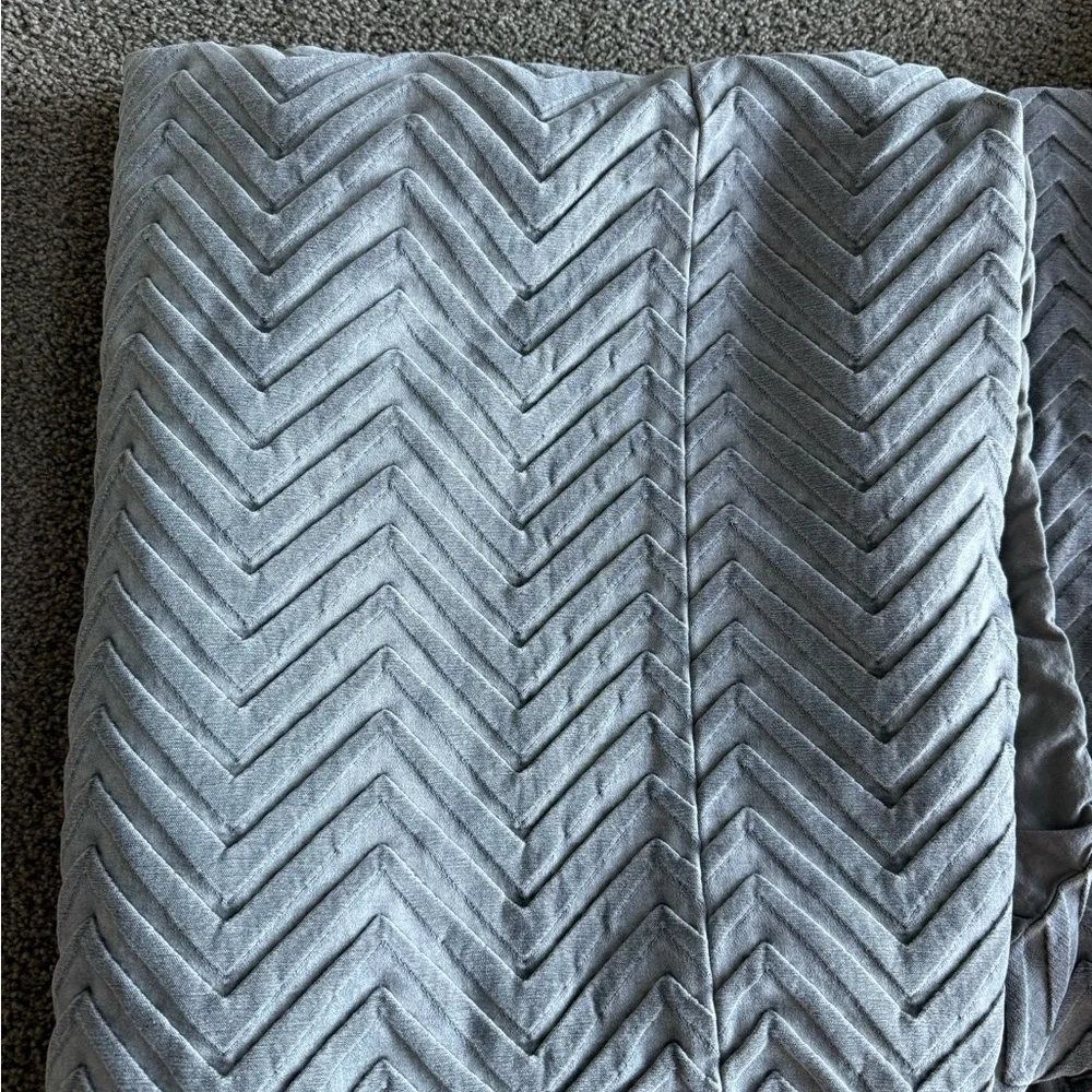 Gray Chevron Patterned Duvet cover for a Twin XL